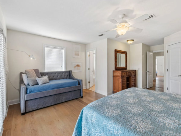 Luxurious 8 Bedroom Coastal Retreat in Destin - Perfect for Groups